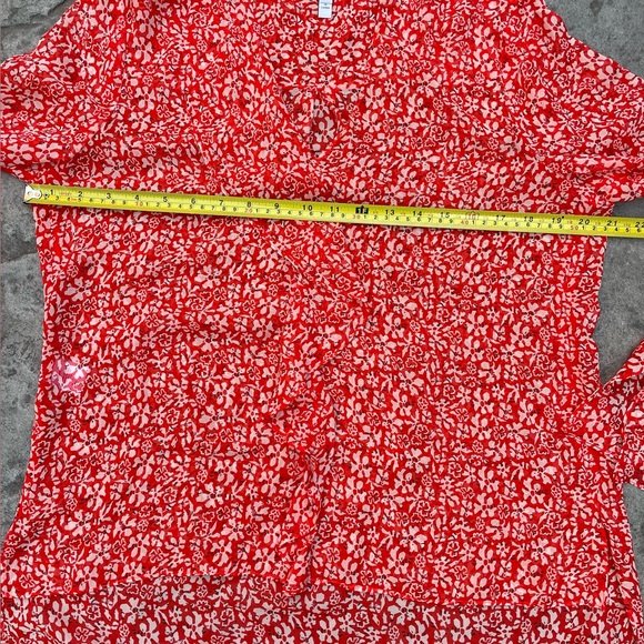 10 Crosby Derek Lam silk Red and White Floral Blouse - Picture 5 of 8